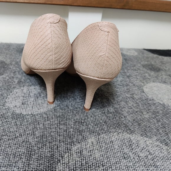 Merona Nude Heels - 7.5 - Picture 5 of 6
